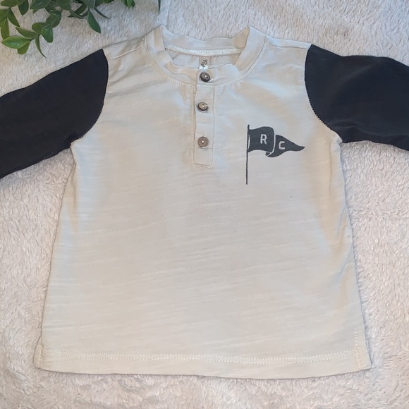 Rylee + Cru Other - Rylee + Cru Gray Off-White Shirt 12-18M Ling Sleeves “Wildest” VGUC